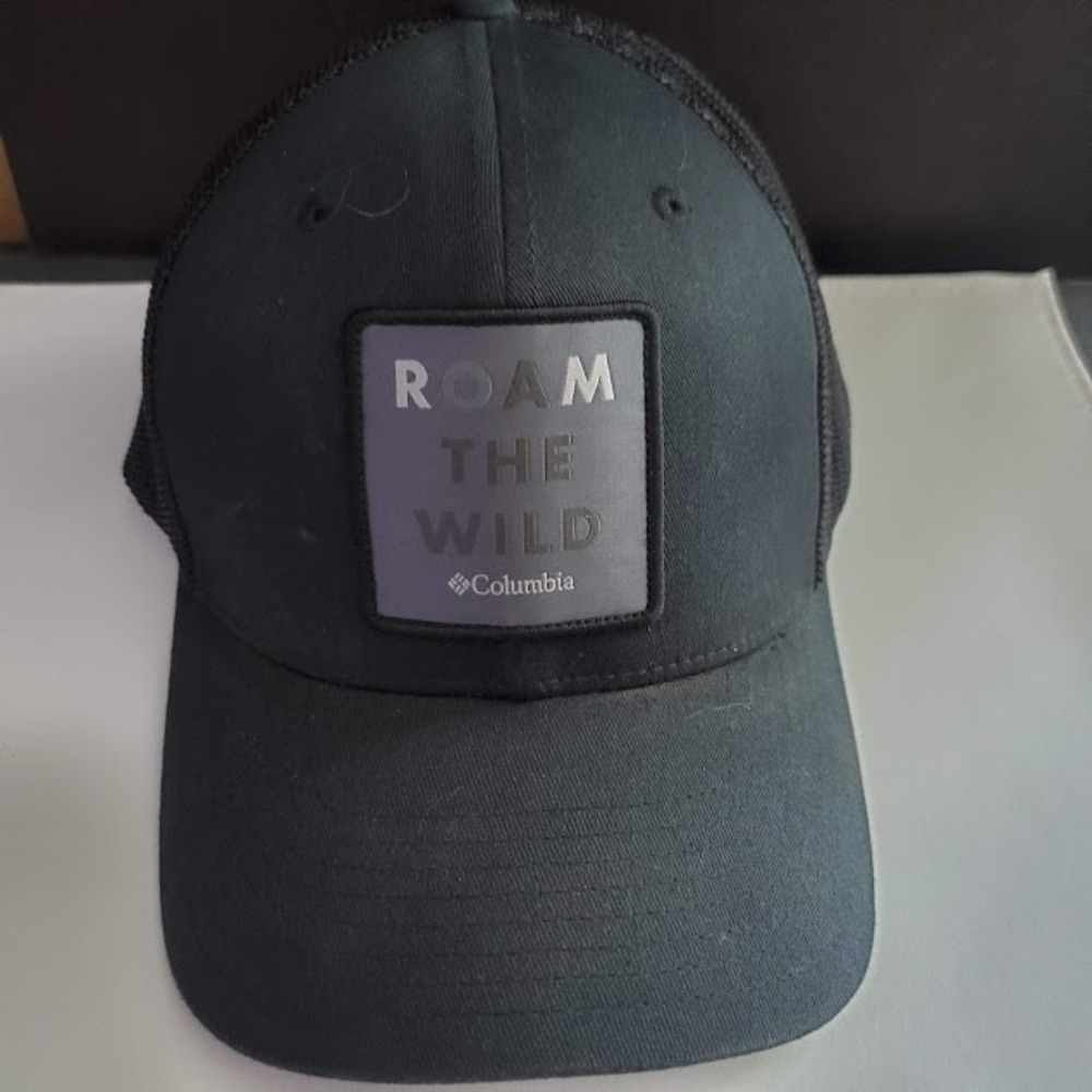 Columbia Roam The Wild Black Mesh Flexfit Trucker Hat Cap Mens One Size